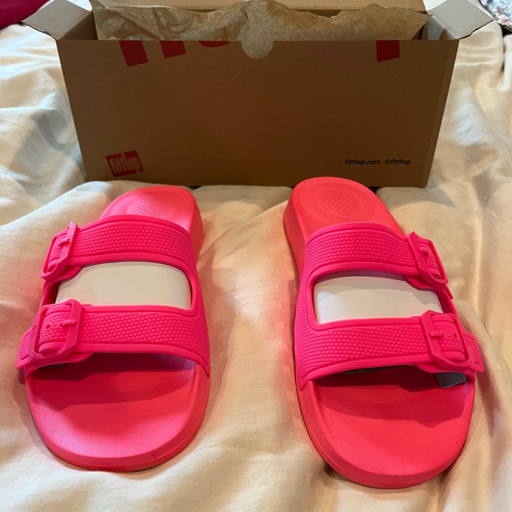 Fitflop iQUSHION Two-Bar Buckle Slides Hot Pink, in Box